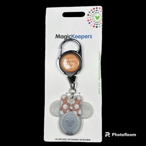 NWT Disney Parks Minnie Mouse Retractable MagicBand MagicKeeper
